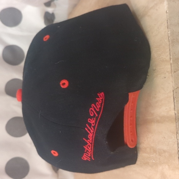 Mitchell & Ness OSFM Red and Black Hardwood Classics Miami Heat Hat - Picture 3 of 4